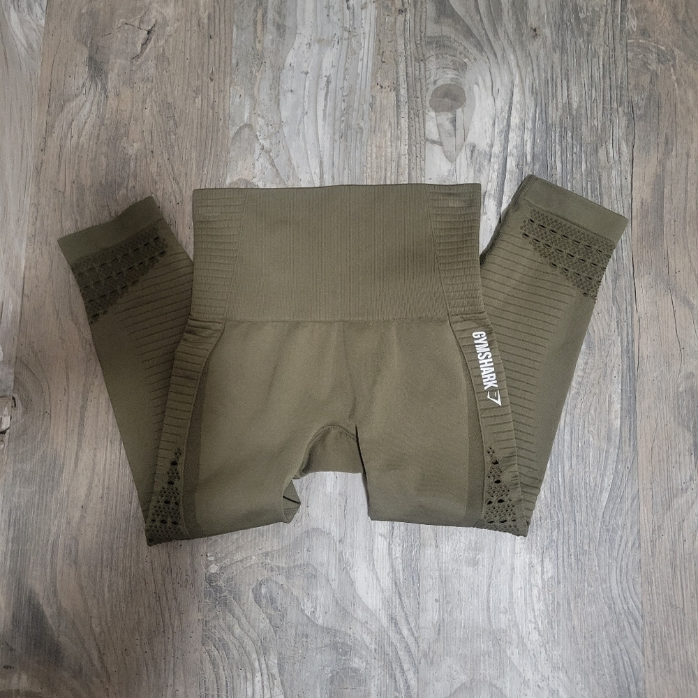 Gymshark cropped leggings see description for Sizing - Picture 9 of 10